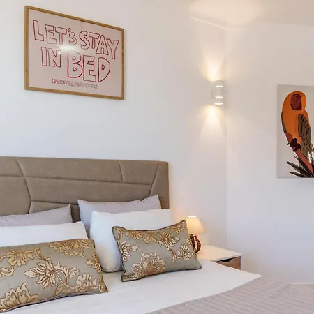 Casa Lume Stylish With Pool In דירה אלבופיירה