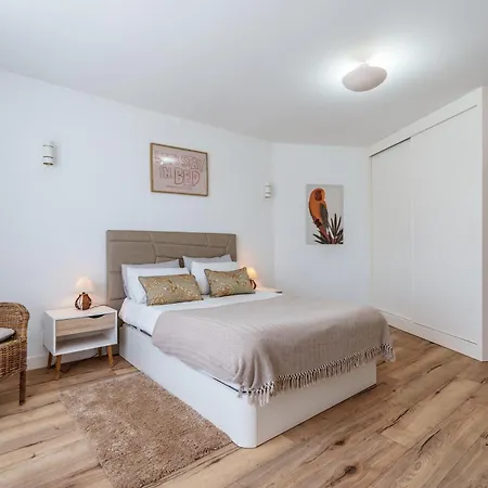 דירה Casa Lume Stylish With Pool In *